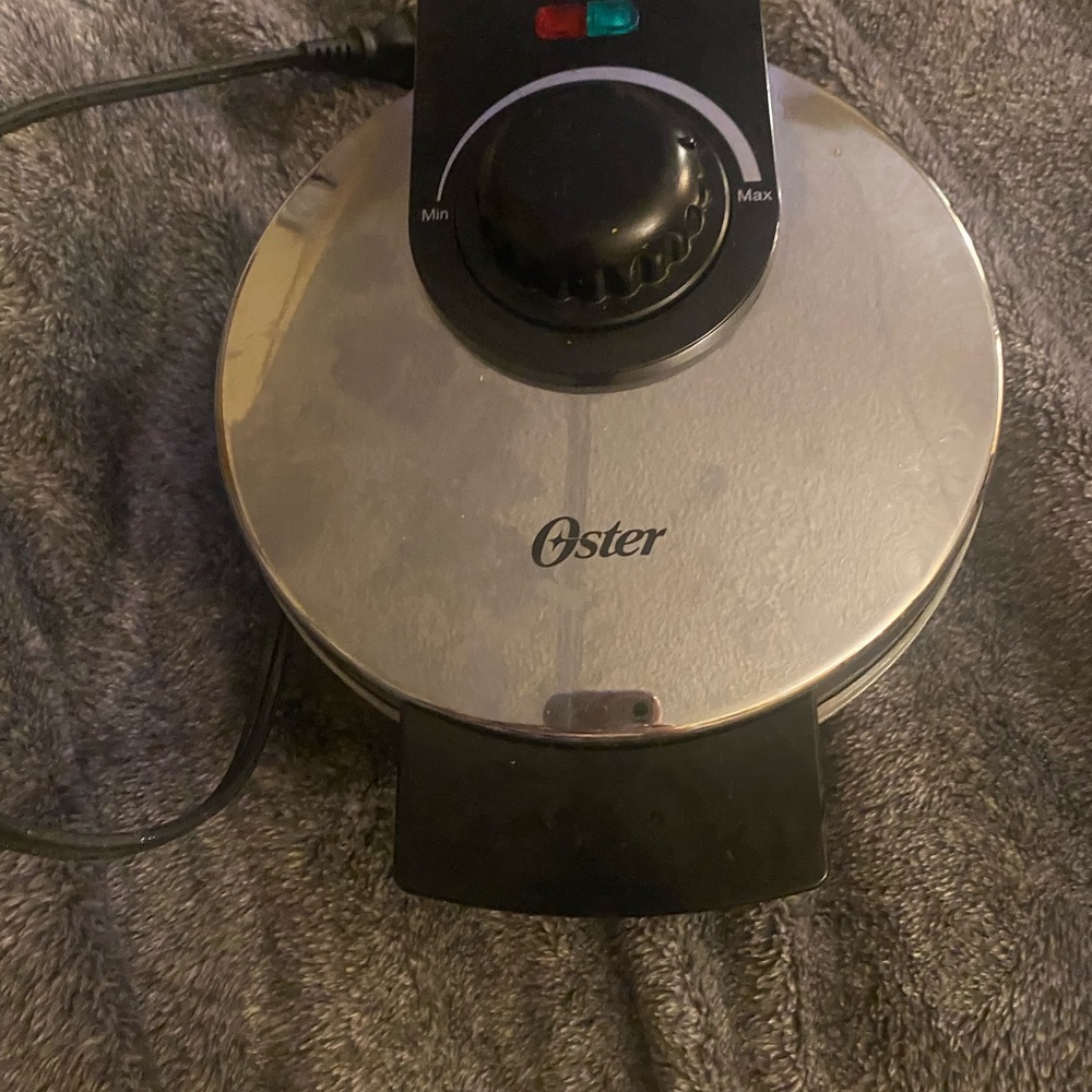 Oster waffle maker - Picture 3 of 6